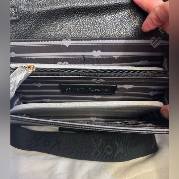 👁️💙🖤 Betsey Johnson XOSYBIL-F Black Faux Leather Eye Crossbody Bag NWT👁️💙🖤 - Picture 13 of 14